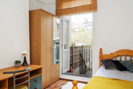 🏡 An Amazing Property in Haringey - Must be Seen! 🏡 Room 2 - Photo 2