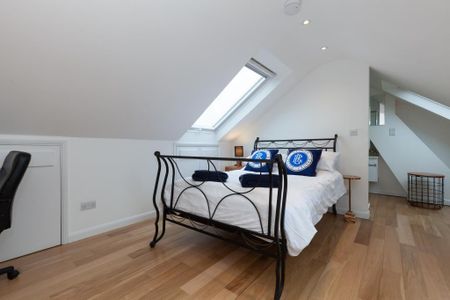 3 bedroom flat to rent - Photo 3