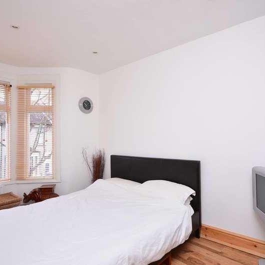 Harcourt Road, Stratford, E15 - Photo 1