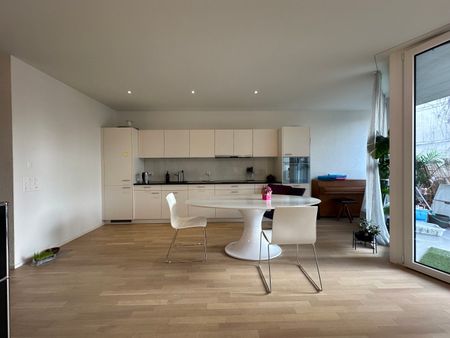 Modern apartment with balcony in popular residential area - Photo 5