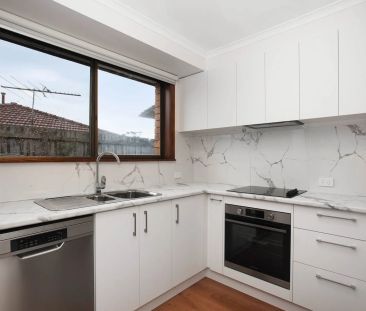 Immaculate Fully Renovated Unit - Photo 4