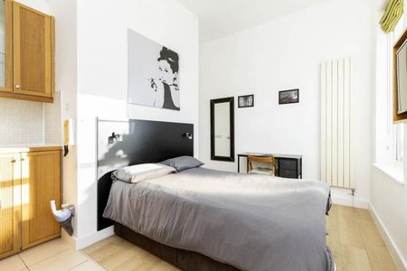 Rent includes electricity, water, and central heating - Photo 3