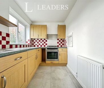 2 bedroom maisonette to rent Battery Close, Gosport, Hampshire, PO12 - Photo 3