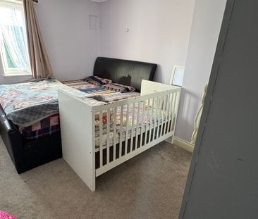 3 Bed Semi-Detached House, Abbey Drive, LU2 - Photo 5