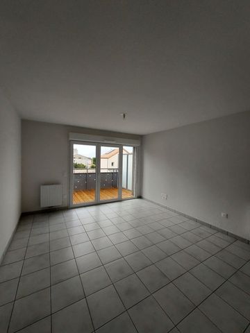 Location Appartement 2 pièces 39m² LA ROCHELLE 17000 - Photo 2