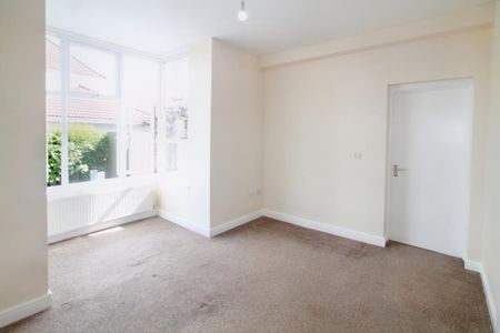2 bedroom Flat To Let - Photo 4