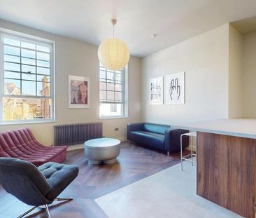 4 bedroom flat to rent - Photo 1