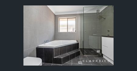 STUNNING FAMILY HOME IN ASHTONFIELD! - Photo 3