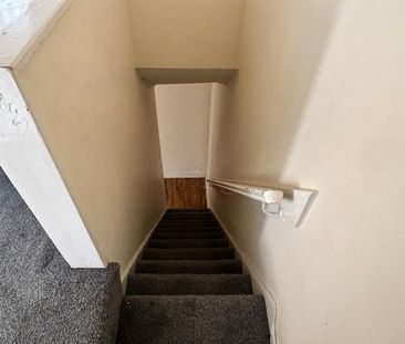 2 Bed Terraced House, Joan St, M40 - Photo 3