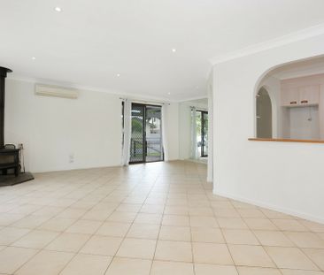 CHARMING HOME IN PRESTIGE WATERFRONT PRECINCT - Photo 6