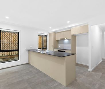 BEAUTIFUL HOUSE TO IMPRESS! - Photo 5