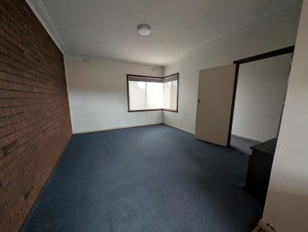 “Spacious two bedroom villa, close to Broadway Shopping Village & Reservoir Train Station” - Photo 3