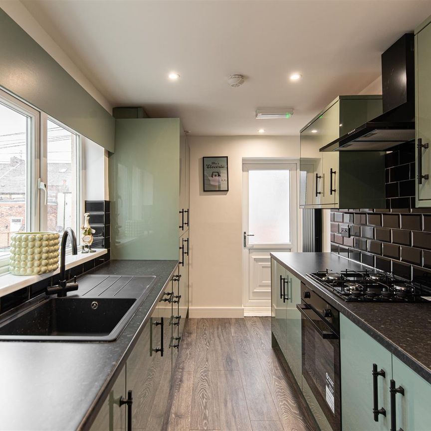 Simonside Terrace, Heaton, Newcastle Upon Tyne - Photo 1