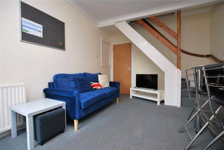 3 bedroom semi-detached house to rent - Photo 2