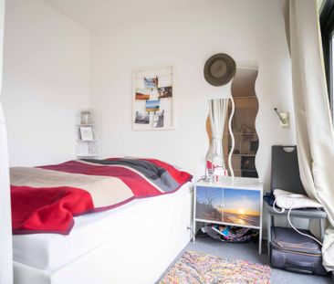 Direkt am Schmölderpark: Schickes DG-Appartement mit Einbauküche! - Photo 4