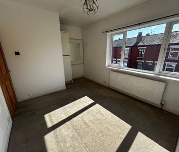 2 bedroom semi-detached house to rent - Photo 2