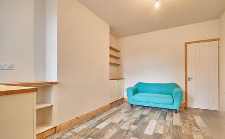 2 bedroom terraced house to rent - Photo 2