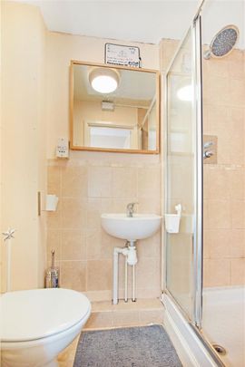1 bedroom Flat To Let - Photo 1