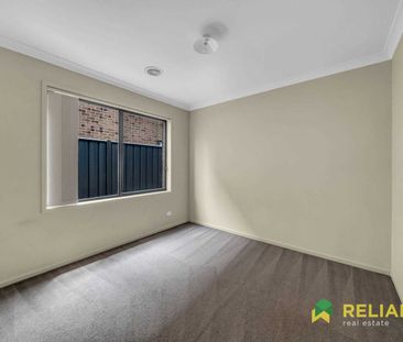 Three Bedroom Family Home! - Photo 2