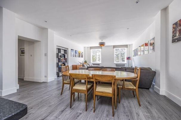 4 bedroom flat to rent - Photo 1