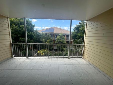 5/11 Pembroke Street, 4152, Carina Qld - Photo 2