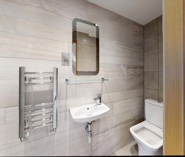 4 bedroom House To Let - Photo 1