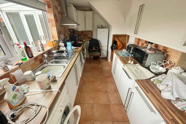 Talbot Close - Photo 1