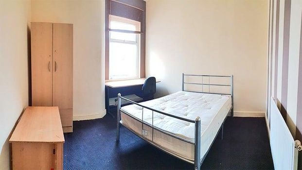 5 bedroom terraced house to rent - Photo 1