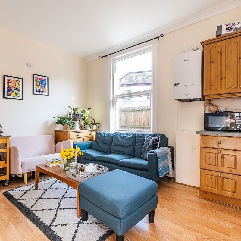 3 bedroom flat to rent - Photo 1