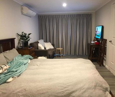 Ideal family home in quiet leafy streets of Bellevue Heights, walki... - Photo 3