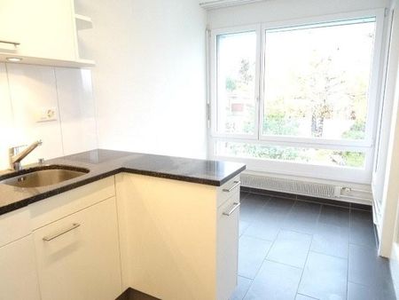 Moderne 4.5-ZW à 78 m² im 2. OG mit sonnigem Balkon - Foto 2