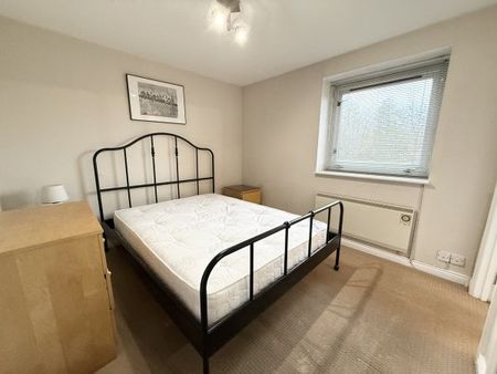 Mavisbank Gardens, Glasgow, G51 - Photo 2