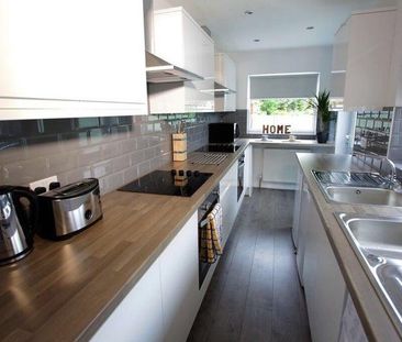 1 bedroom in a house share to rent - Photo 2