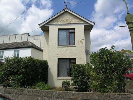 Bedroom Detached House In Winton, BH9 - Photo 4