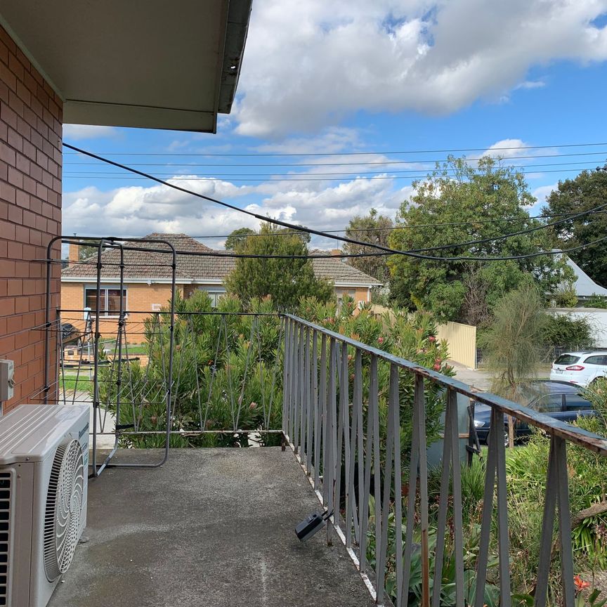 Cozy Apartment - 3 Mins Walk to Springvale Station - Photo 1
