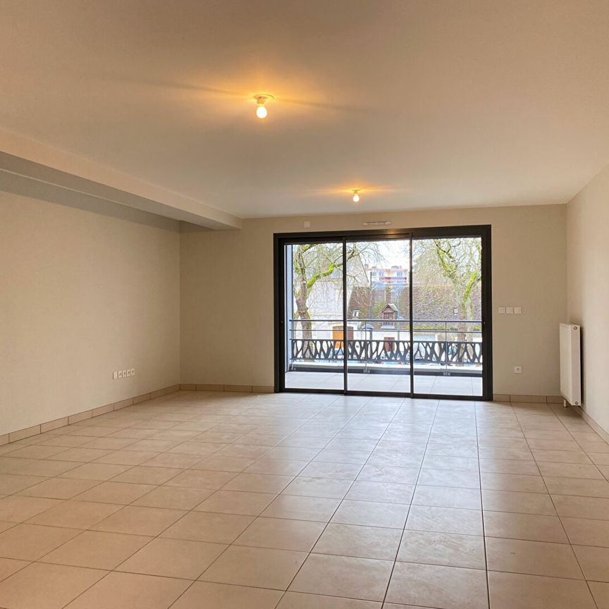 Location Appartement 3 pièces 92m² - Photo 1