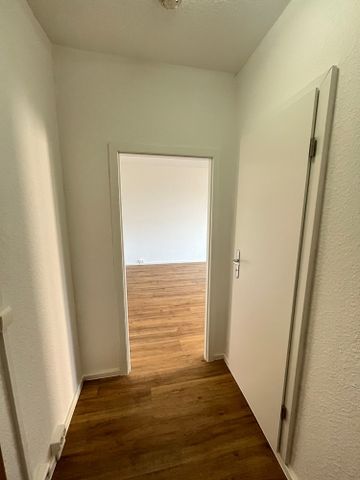 RESERVIERT – Ein echtes Schmuckstück – kleine, sanierte Wohnung mit Balkon - Foto 3