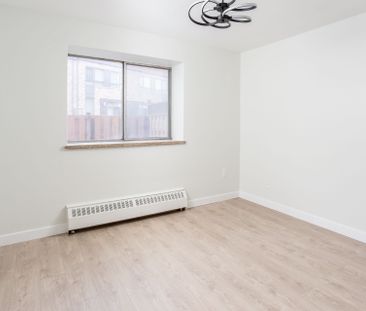 For Lease - 371 Lakeshore Road Unit# 105, Mississauga, Ontario - Photo 5