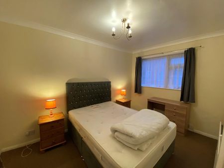 1 bedroom flat to rent - Photo 2
