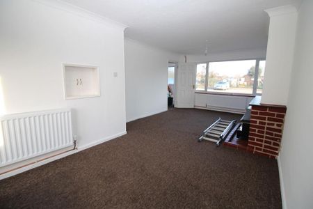 3 bedroom semi-detached house to rent - Photo 2
