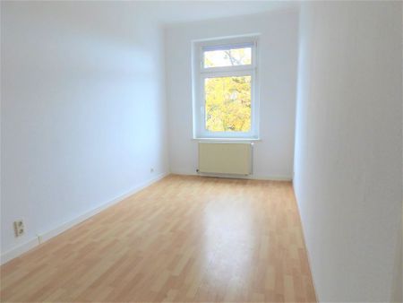 Schöne 3 Zi.- Whg., Bad mit Fenster, Loggia WG´s Willkommen! - Photo 2