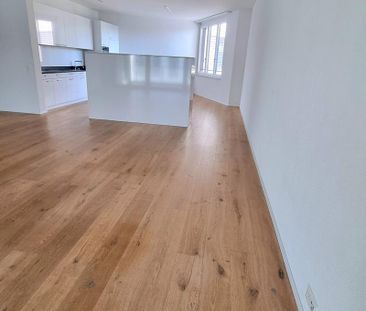 Grosszügige 3 1/2-Zimmer-Wohnung im Richtiareal Wallisellen - Foto 2
