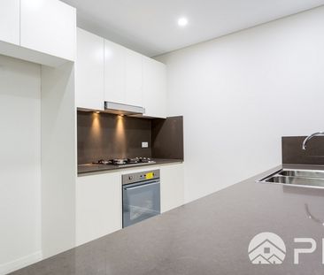 Rental Property Advertisement: Modern 1 Bedroom + Study Apartment with Parking! - Photo 2