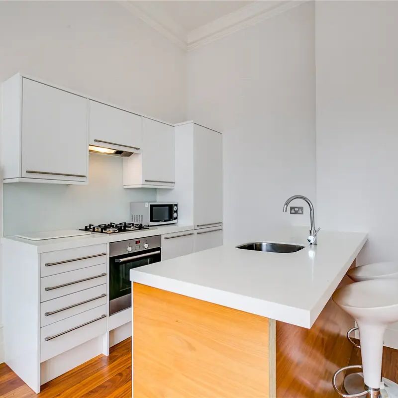 1 bedroom flat in South Kensington - Photo 1