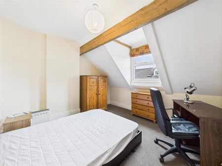 7 bedroom private hall to rent - Photo 3