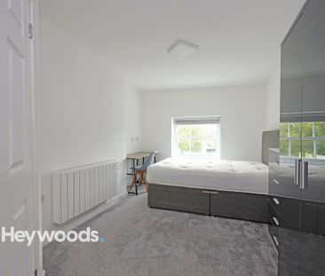 4 bedroom house of multiple occupation to rent - Photo 3