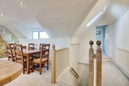 1 Bed Flat, Santos Road, SW18 - Photo 2