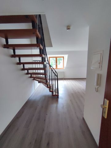 2-Raum-Maisonettenwohnung, 71,8 m² im DG, ruhige Lage in Gera-Aga - Photo 4