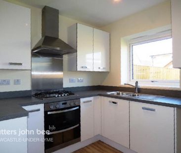 2 bedroom semi-detached house to rent - Photo 4