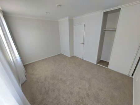 Modern Birkenhead Townhouse - Photo 4